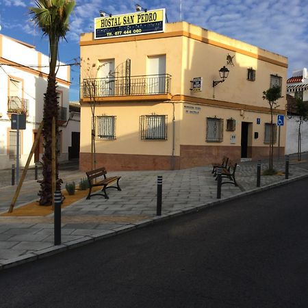 Hostal San Pedro Sanlucar la Mayor Exterior photo
