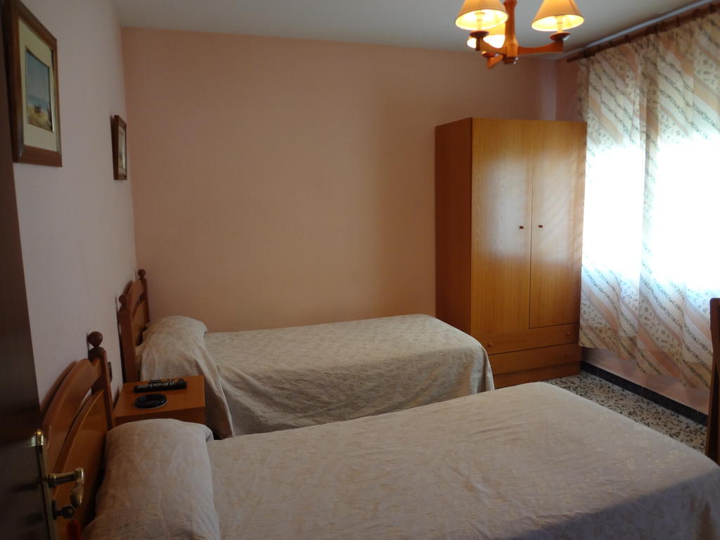 Hostal San Pedro Sanlucar la Mayor Room photo